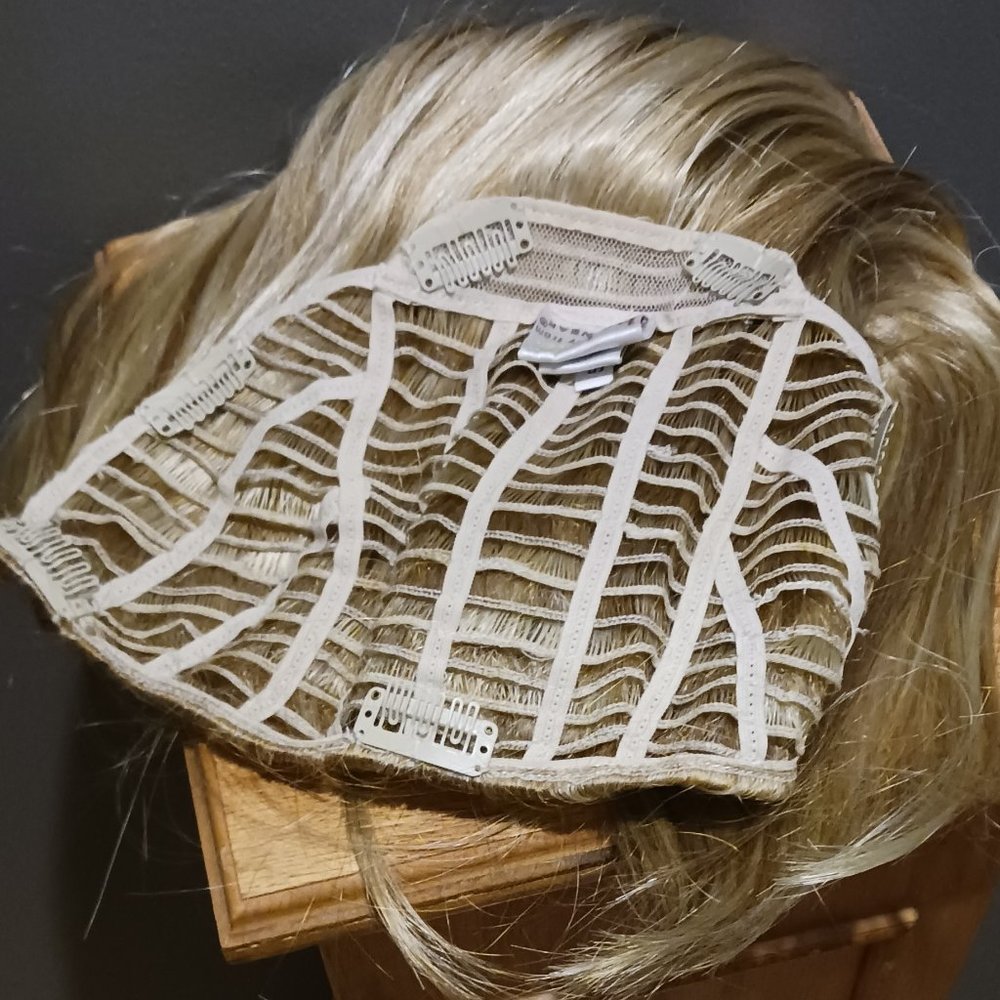 New Blonde Clip-In Hair 1/2 Wig by Hairdo Exclusively From Hair U Wear - Picture 3 of 4